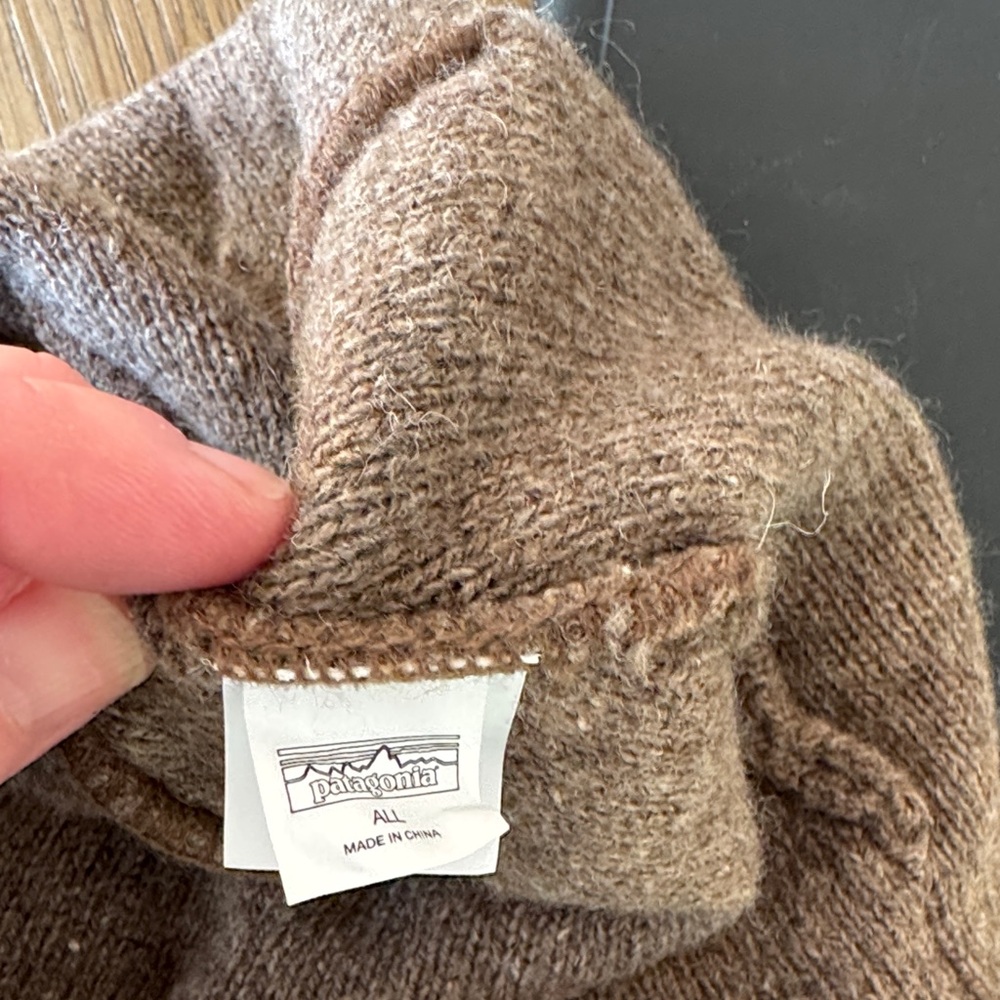 Patagonia Brown Knit Beanie with Fish Patch - Picture 2 of 3
